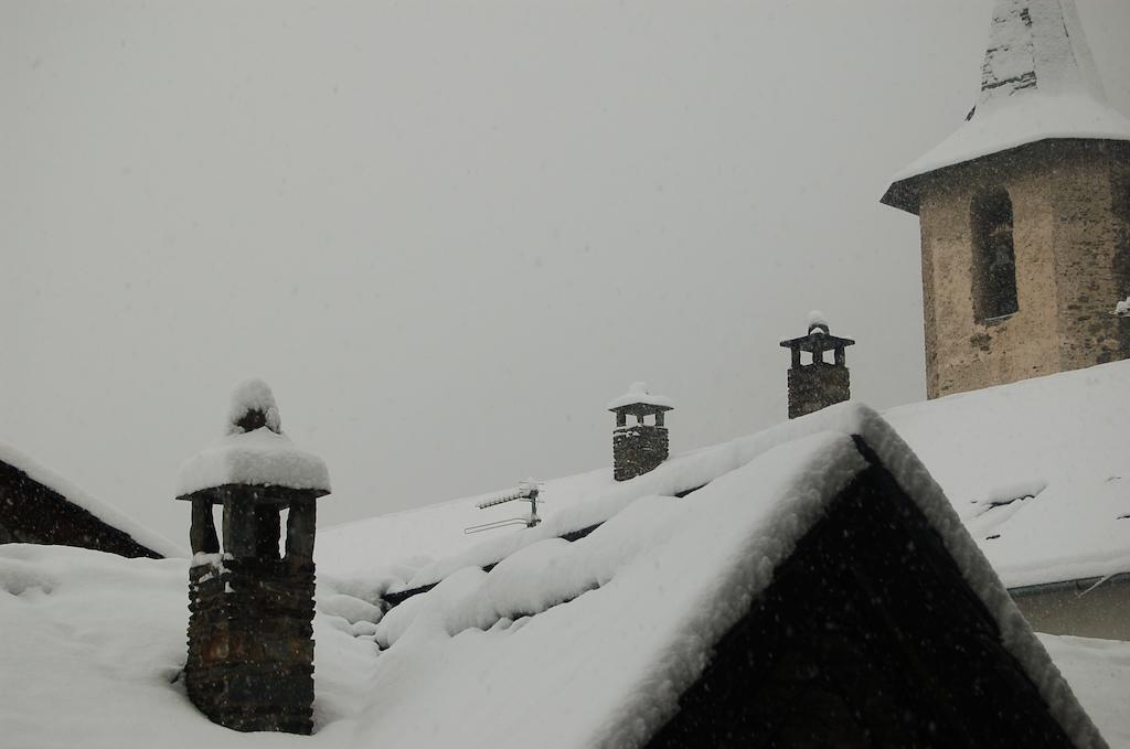 Apartaments Vall Ferrera Areu Bagian luar foto